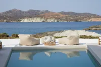 White Pebble Suites