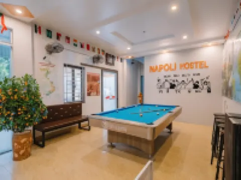 Napoli Hostel Cat Ba Hôtels à : Cát Hải