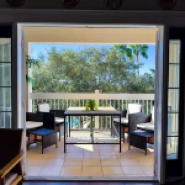 Themed Luxury Apartment With Pools & JacuzziREUNION RESORT: Gym & Restaurants
