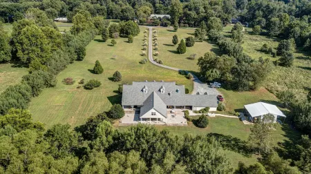 The Abbé House Inn Отели в г. Пангберн