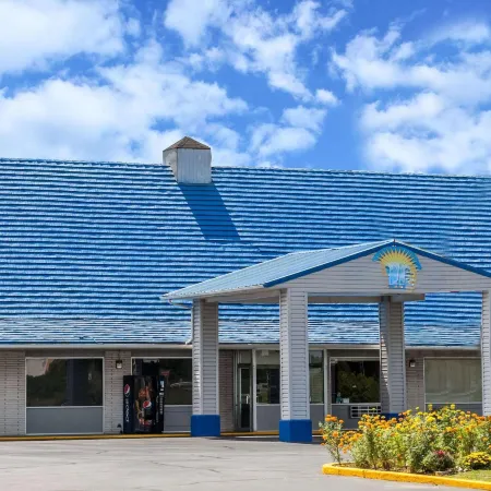 Days Inn by Wyndham Seymour