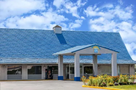 Days Inn by Wyndham Seymour