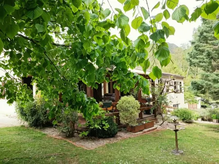 Les Eaux Tranquilles Отели в г. Бренак