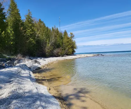 Stunning Shoreline and Cozy Retreat - Idyllic Michigan Haven