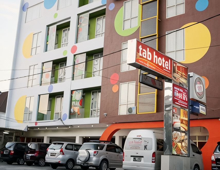 위즈 룩스 호텔 스파지오 수라바야 위치