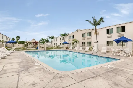 Motel 6 Carson, CA Отели в г. Карсон