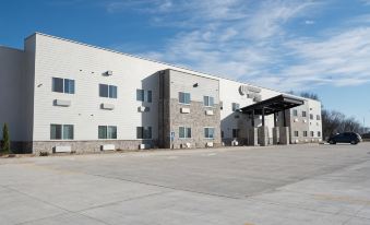 Cobblestone Inn & Suites - Forest City