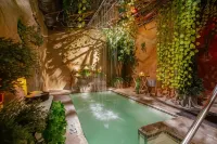 Living Water Resort & Spa - Hot Tub