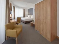 City Hotel Hotels near Hollerich Train Station