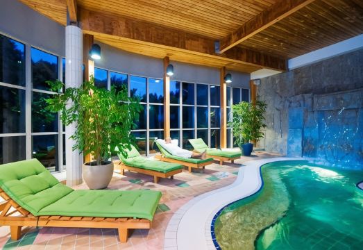 므롱고보 리조트 & 스파 가족 시설