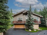 Spacious Custom Home with Scenic Deck and Shuttle Access - Delightful Retreat Hotels in Red Cliff