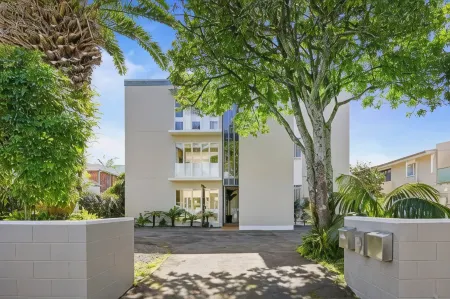 Stay Mission Bay Отели рядом с достопримечательностью «St. Helier's Bay, Auckland»