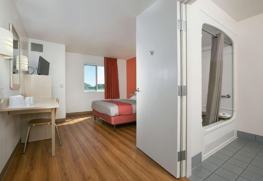 모텔 6 브루클린 센터