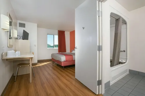 Motel 6 Brooklyn Center, MN - Minneapolis Hotels in Brooklyn Center