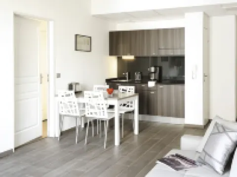 ลาแกรนจ์ อพาร์ท'โฮเทล ลียง ลูมิแอร์ โรงแรมในลียง