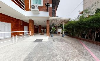 Changsova Hotel