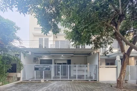 OYO 92479 Pasadena House