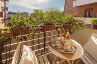 Graziella, Luxury Apartment 2 Bedrooms, Terrace and Private Parking Downtown Lucca