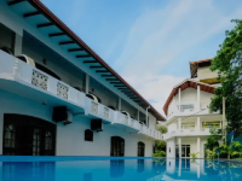 Prince Beach Hotel Bentota ベントータのホテル