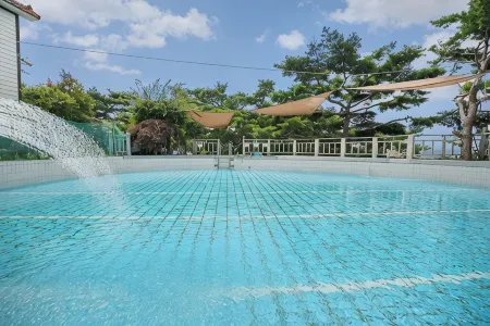 Ganghwa Hangaraji Resort Pension Отели рядом с достопримечательностью «Bomunsa Temple»