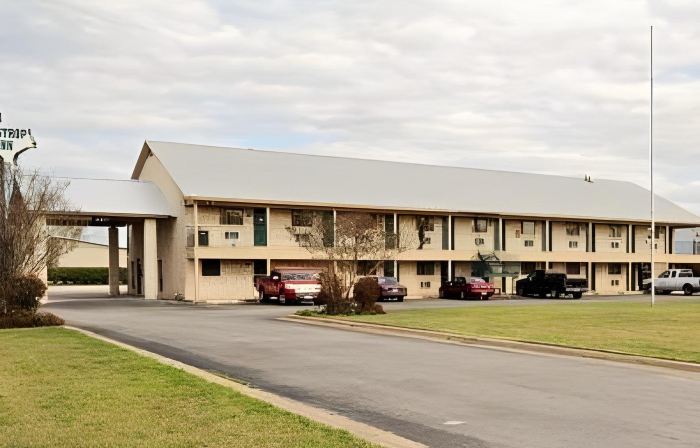 Bastrop Inn