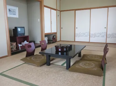 Yashio Hotel dekat 御前崎ケープパーク「潮騒の像」(恋人の聖地)