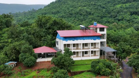 Grand Ambience Resort Отели в г. Дивеагар