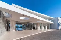 Sunny Villas Resort & Spa