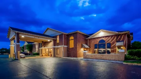 Best Western Plus Lonoke Hotel