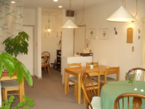Pension Chisana Shiroi Ie