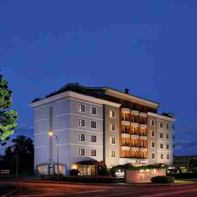 Poli Hotel Hotel Exterior