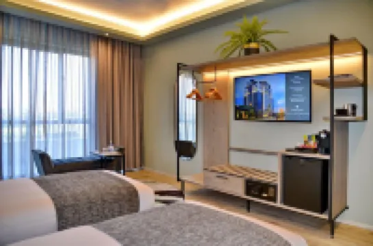 Courtyard Hotel Waterfall City