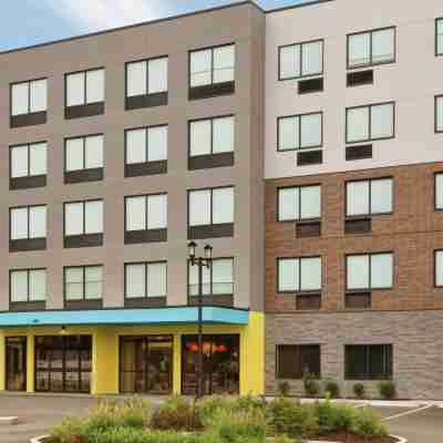 Tru by Hilton St. Charles St. Louis Hotel Exterior