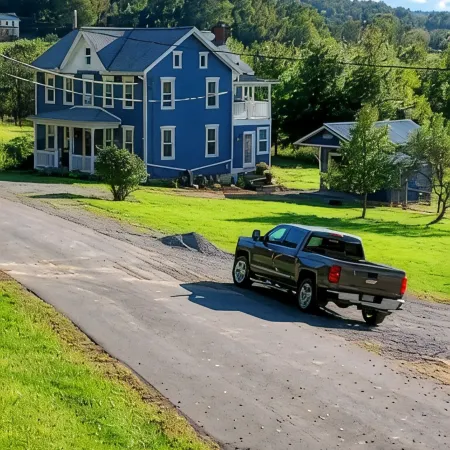 Historic Farmhouse with private river access to Juniata River