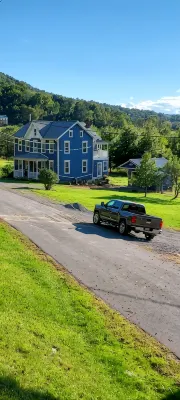 Historic Farmhouse with private river access to Juniata River