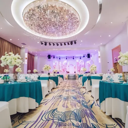 Paddington Hotel Halong Bayview Отели рядом с достопримечательностью «Бухта Халонг»