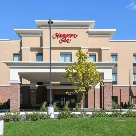 Hampton Inn Brighton Отели в г. Хартленд Тауншип