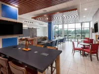 Holiday Inn Express & Suites FT MYERS BEACH-SANIBEL GATEWAY by IHG Hotels in Fort Myers Beach