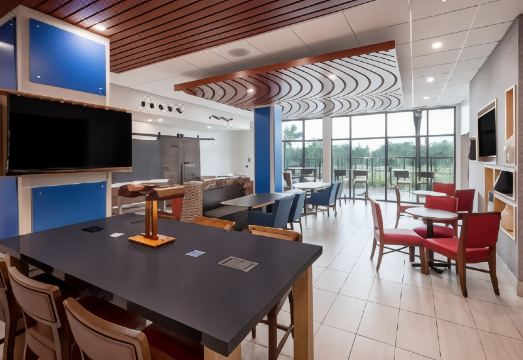 홀리데이 인 익스프레스 & 스위트 포트 마이어스 비치-사니벨 게이트웨이 바이 IHG