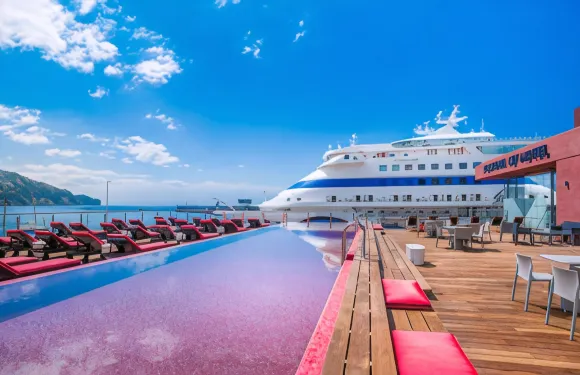 佩斯塔納CR7豐沙爾酒店