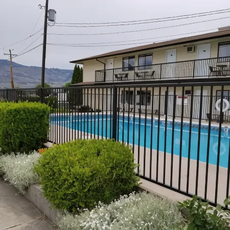 Osoyoos Lakeview Inn & Suites