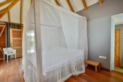 Villa  beach access for 8 people 4 bedrooms & 4 bathrooms Отели в г. 