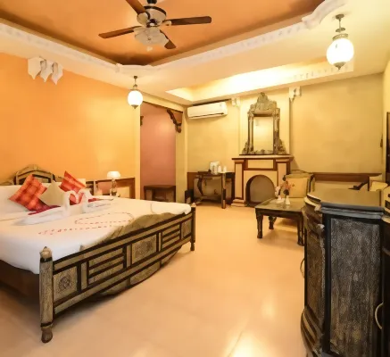 Chokhi Dhani Aangan – An Ethnic Village Resort, Indore Các khách sạn ở Berchha