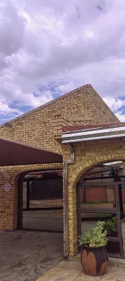 Family house Spacious rooms and yard  close to Mont Aux Sources, hiking places Hotels in Phuthaditjhaba