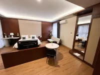 M-LIVIN Dorm Hotel - Pools