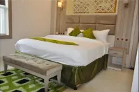 SpringHill Hotel & Suites-Guest Room - balkon