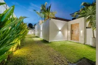 Yuka V2 – Modern Tropical 2BR W/ Pool in Seminyak- A Luxury Private Villa By Balinest Villas Hotel di Seminyak