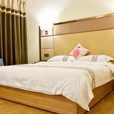 Haolong Hotel (Qionghai Yinhai Road Grain Street Branch)