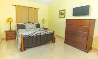 VIP - "Villa Infinito"Bani's Beachside Mansion! Hotels in 
