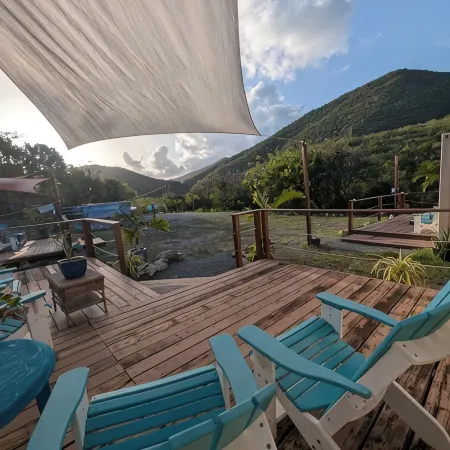 Turtle Nest Family Glamping Site with AC Отели в г. Сентрал